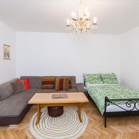 Fairytale Apartment Under The Castle - 5 Min City! Чески-Крумлов Экстерьер фото